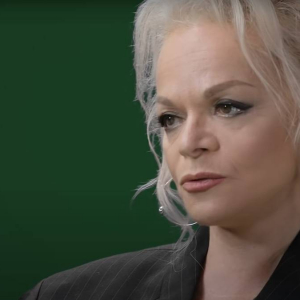 Лариса Долина судится из-за фото